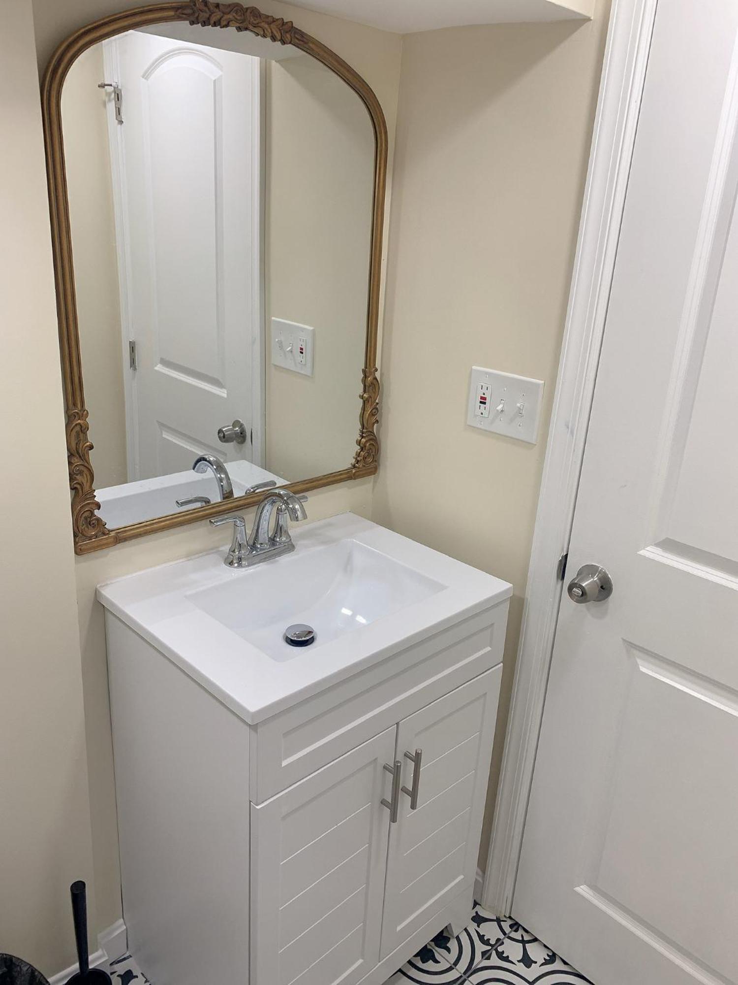 Brand New En-suite Private Bath Next Camden Yard , Convention Center Habitación en casa particular